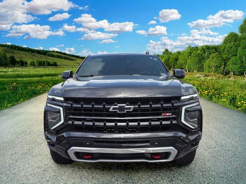 Used 2025 Chevrolet Suburban Z71 w/ Z71 Off-Road Package AWD/4WD image 8
