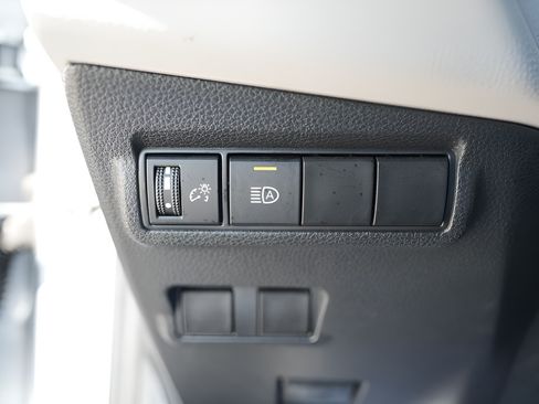 Used 2023 Toyota Corolla Cross L AWD/4WD image 23