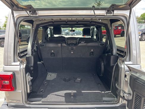 Used 2020 Jeep Wrangler Unlimited Sahara AWD/4WD image 34