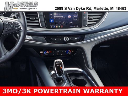 Used 2020 Buick Enclave Essence image 24