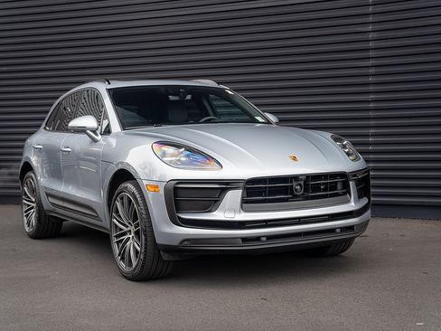 Certified 2026 Porsche Macan AWD/4WD image 27
