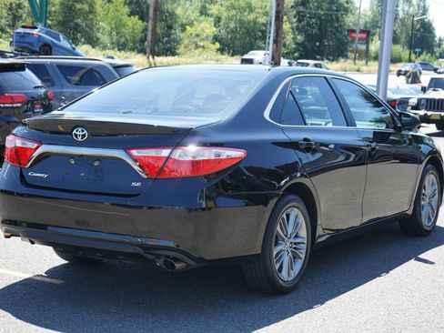 Used 2017 Toyota Camry SE FWD image 5