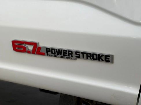 Used 2024 Ford F350 Platinum image 9