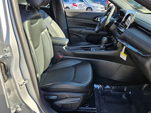 New 2026 Jeep Compass Latitude image 14