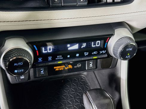 Used 2021 Toyota RAV4 XLE Premium AWD/4WD image 17