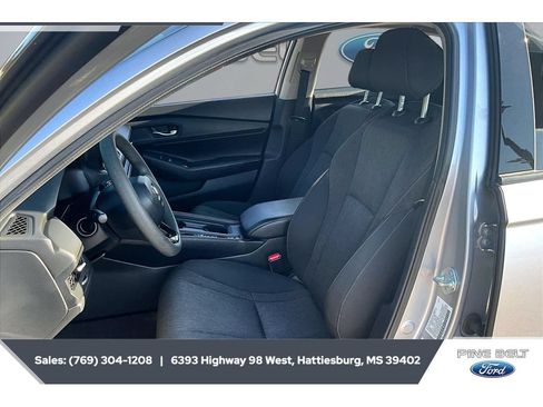 Used 2025 Honda Accord SE image 18
