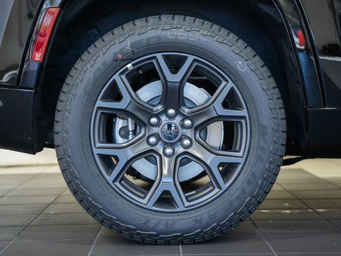 New 2026 Jeep Grand Wagoneer 4WD image 19