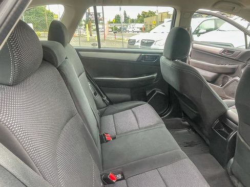 Used 2017 Subaru Outback 2.5i AWD/4WD image 31