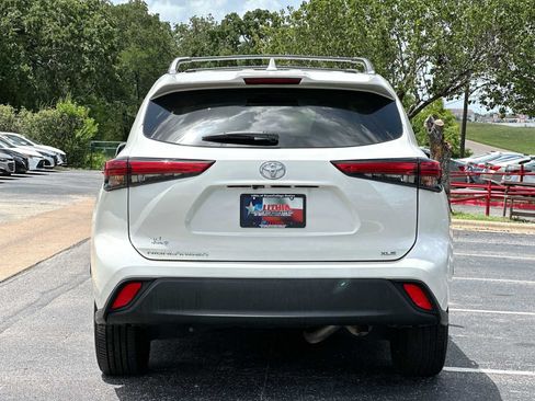 Used 2021 Toyota Highlander XLE FWD image 14