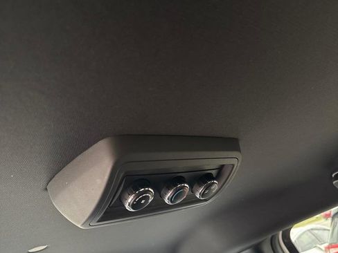 Used 2015 Dodge Grand Caravan SXT w/ Blacktop Package FWD image 13