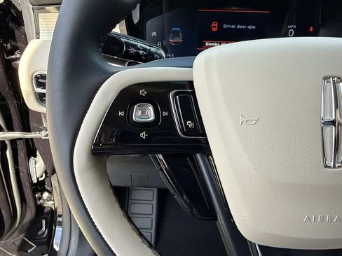 New 2026 Lincoln Corsair Premiere image 30