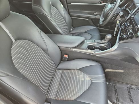Used 2022 Toyota Camry SE FWD image 12