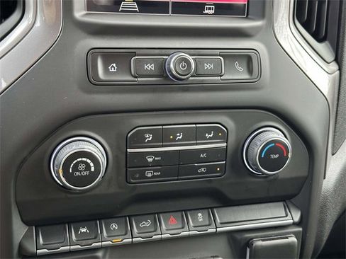 Used 2024 Chevrolet Silverado 1500 Custom image 11