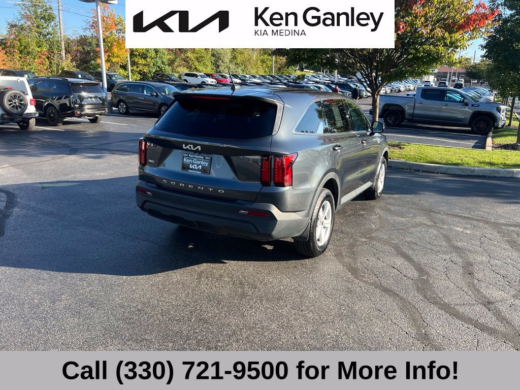 Certified 2022 Kia Sorento LX AWD/4WD image 11