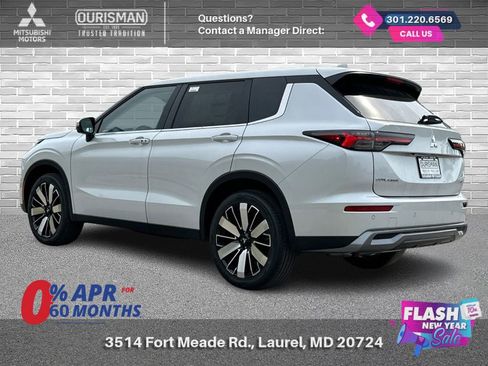 New 2025 Mitsubishi Outlander SE image 3