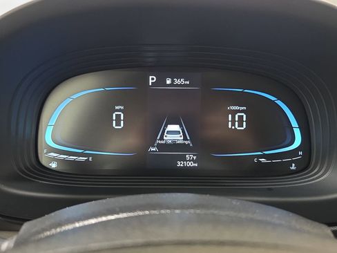 Used 2025 Hyundai Venue SEL FWD image 18