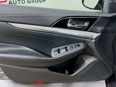 Used 2023 Nissan Maxima SV w/ Floor Mat Group image 31