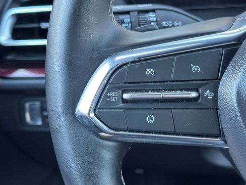 Used 2025 Chevrolet Traverse Z71 image 38