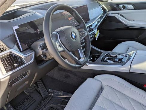 New 2026 BMW X7 xDrive40i image 3