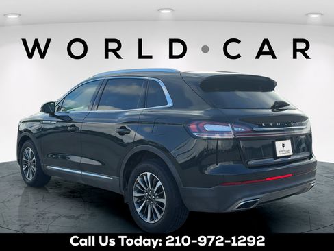Used 2022 Lincoln Nautilus FWD w/ Premium Package image 9