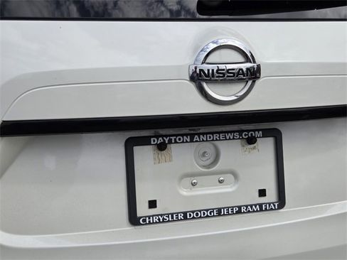 Used 2018 Nissan Rogue SV image 11