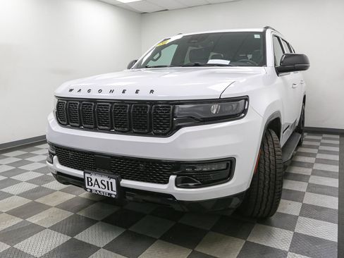 Used 2024 Jeep Wagoneer Series II AWD/4WD image 4