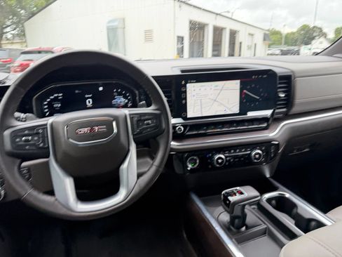 Used 2023 GMC Sierra 1500 SLT w/ SLT Premium Package AWD/4WD image 13