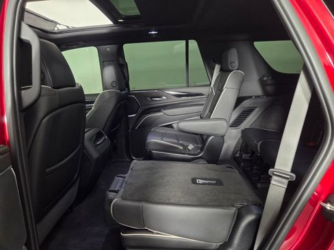 Used 2024 Cadillac Escalade Sport w/ LPO, ONYX Package AWD/4WD image 28