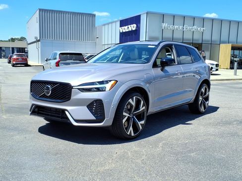 New 2026 Volvo XC60 T8 Ultra w/ Protection Package Premier AWD/4WD image 7