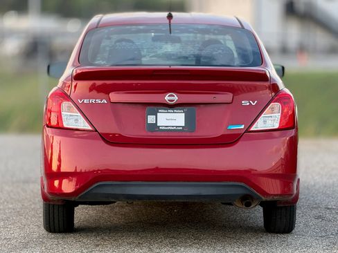 Used 2015 Nissan Versa SV FWD image 4