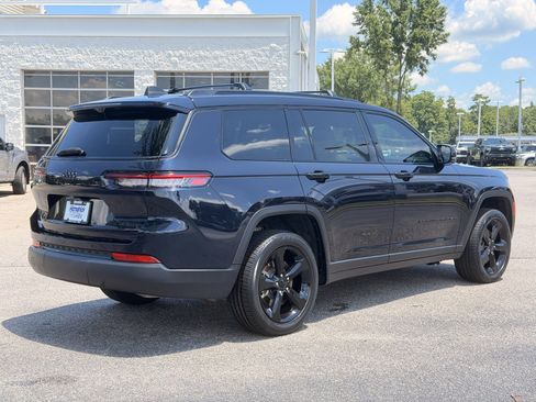 Used 2024 Jeep Grand Cherokee L Limited w/ Luxury Tech Group II AWD/4WD image 12