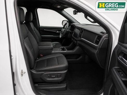 Used 2024 Jeep Wagoneer Series III AWD/4WD image 13