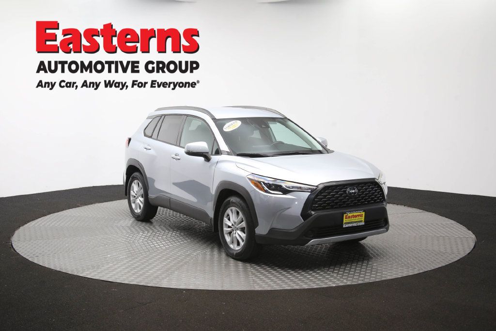 Used 2022 Toyota Corolla Cross LE AWD/4WD image 48
