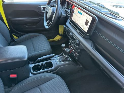 Used 2024 Jeep Wrangler Unlimited Rubicon 4xe image 16