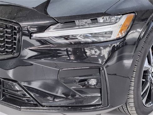 Used 2024 Volvo S60 B5 Core image 12