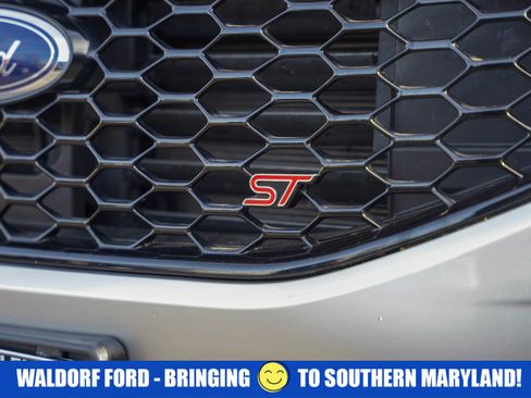 Used 2019 Ford Edge ST w/ Convenience Package image 14