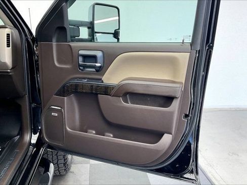 Used 2016 GMC Sierra 2500 Denali w/ Duramax Plus Package AWD/4WD image 25