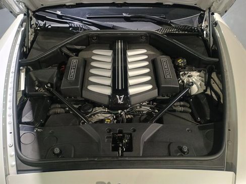 Used 2018 Rolls-Royce Dawn image 29