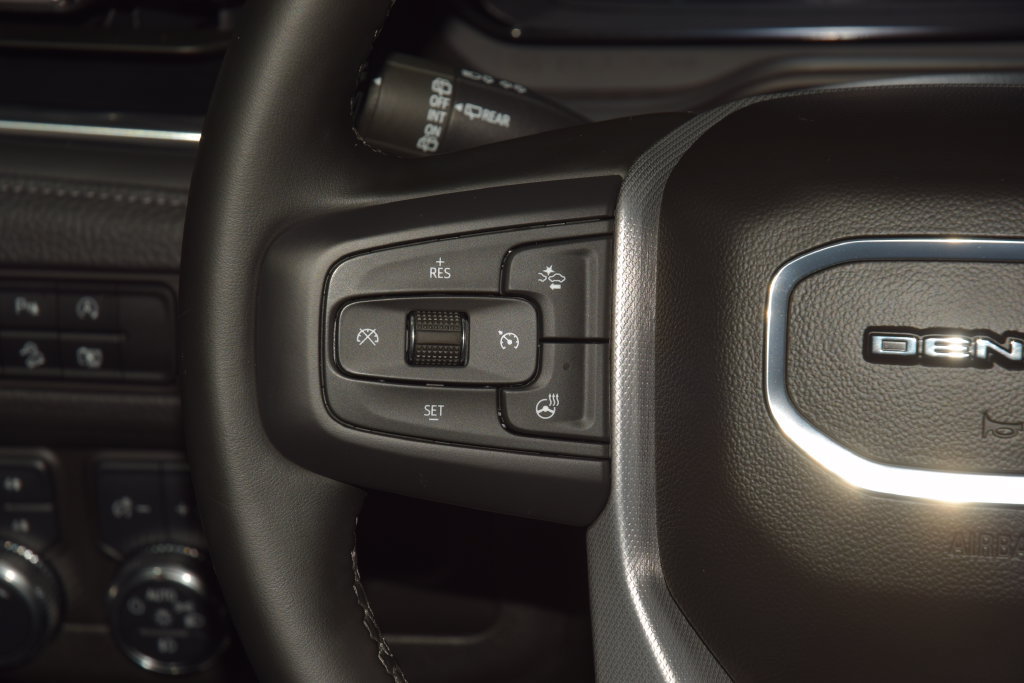 Used 2024 GMC Yukon Denali AWD/4WD image 39