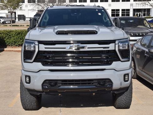 Used 2024 Chevrolet Silverado 2500 LTZ w/ LTZ Plus Package image 3