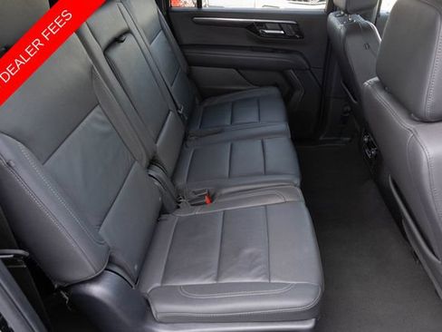 Used 2025 Chevrolet Suburban LT AWD/4WD image 20
