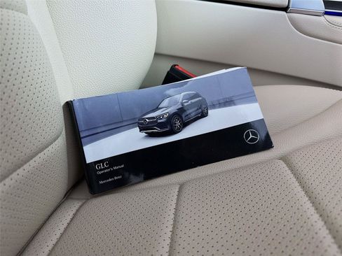 Used 2020 Mercedes-Benz GLC 300 4MATIC image 25