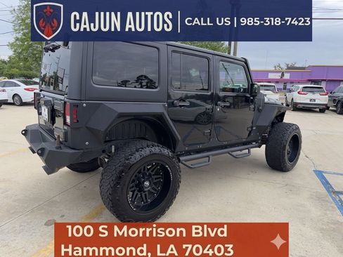 Used 2018 Jeep Wrangler Unlimited Sahara AWD/4WD image 7