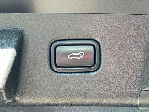 Used 2022 Kia Telluride SX w/ Towing Package image 17