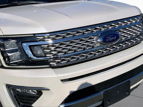 Used 2018 Ford Expedition Platinum RWD image 27