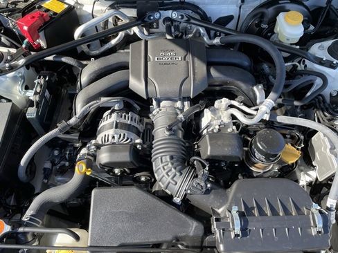 Used 2025 Toyota GR86 Premium w/ Performance Package image 27