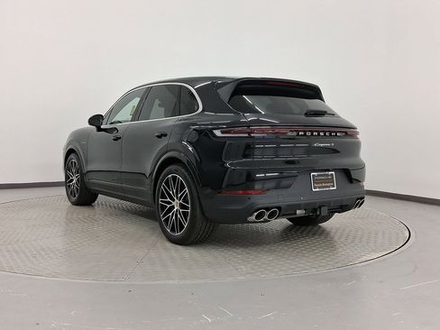 New 2025 Porsche Cayenne S image 3