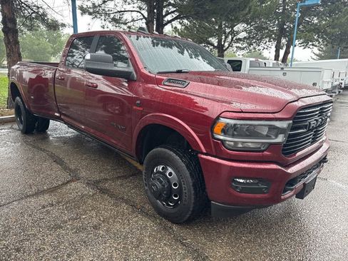 Used 2022 RAM 3500 Laramie AWD/4WD image 3