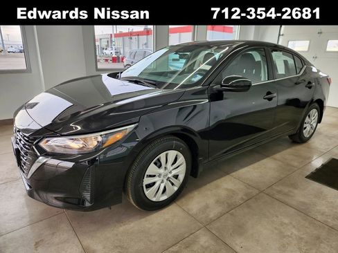 Used 2025 Nissan Sentra S image 4