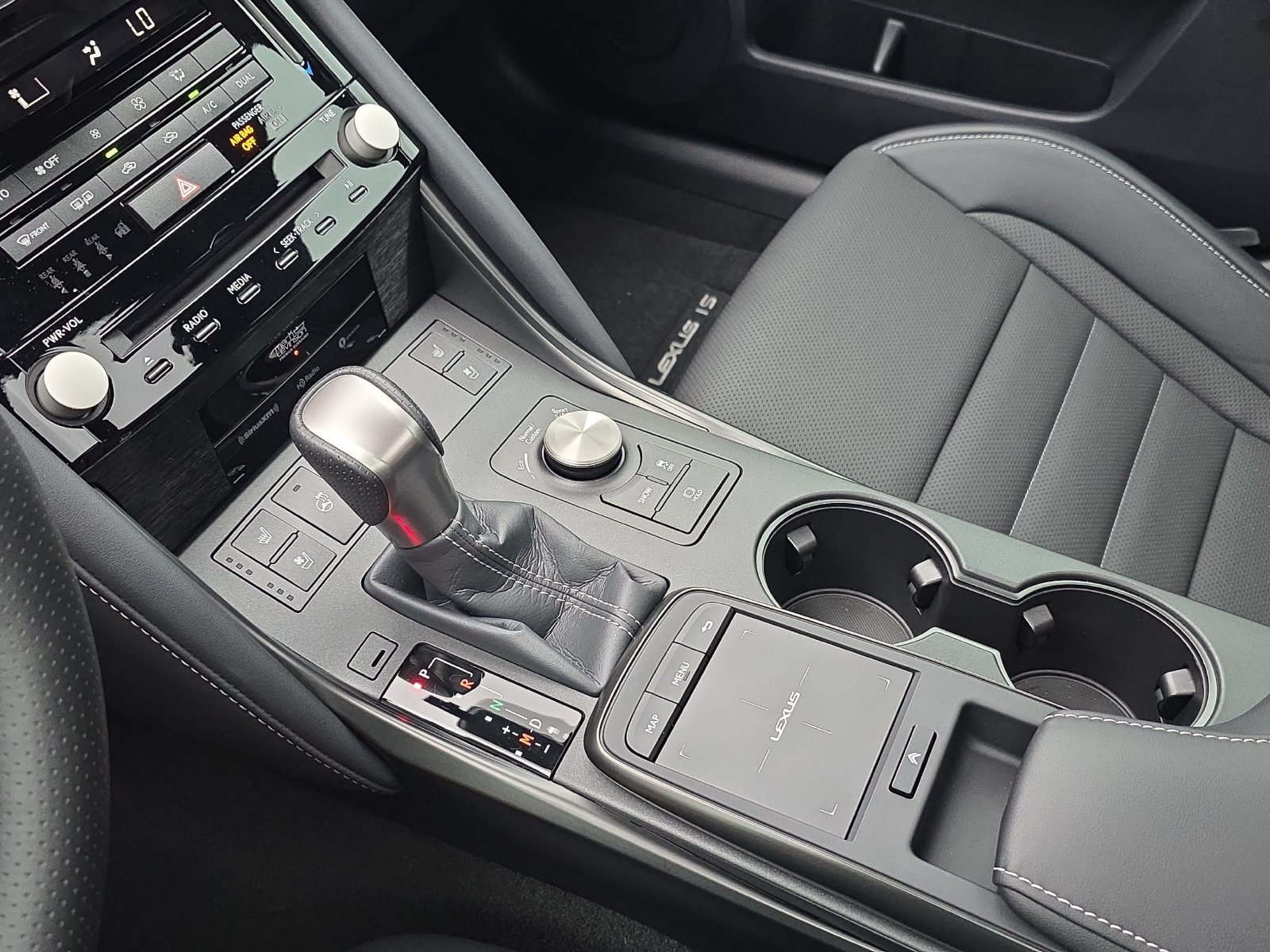 Used 2025 Lexus IS 500 RWD image 22